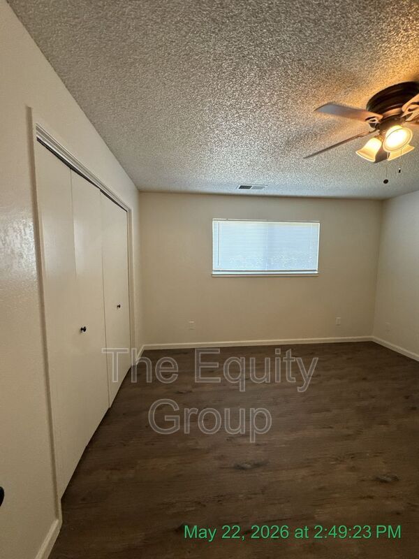 Building Photo - 150 S Peppertree St