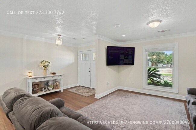 Building Photo - 412 Woodland Park Dr