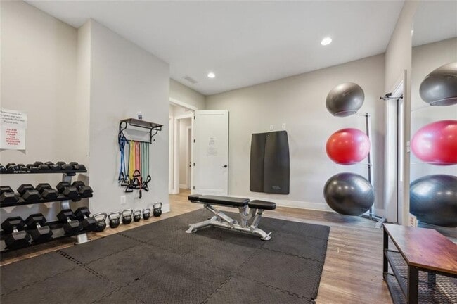 Building Photo - 2090 Emmet Pk Ln