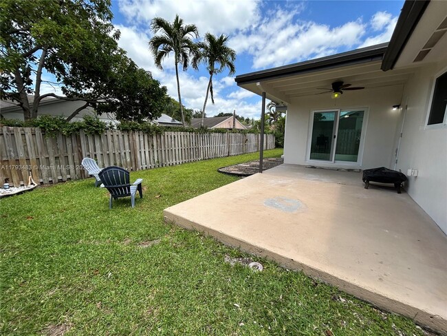 Building Photo - 11751 SW 52nd Ct