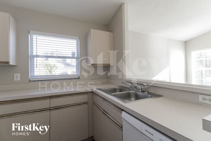 Building Photo - 5227 Aventura Blvd