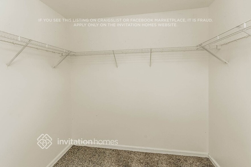 Building Photo - 411 Sycamore Trail