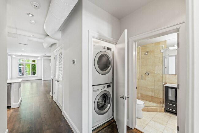 Building Photo - Modern U Street Condo | 2 Bed | 2 Bath | 1000 Sf | Large Balcony | 1 Parking Space