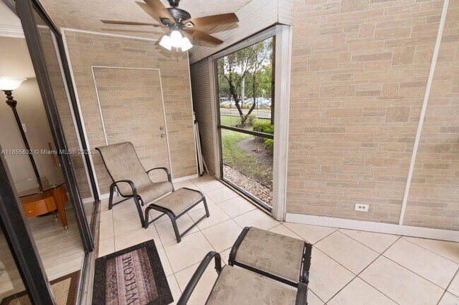 Building Photo - 16251 Golf Club Rd