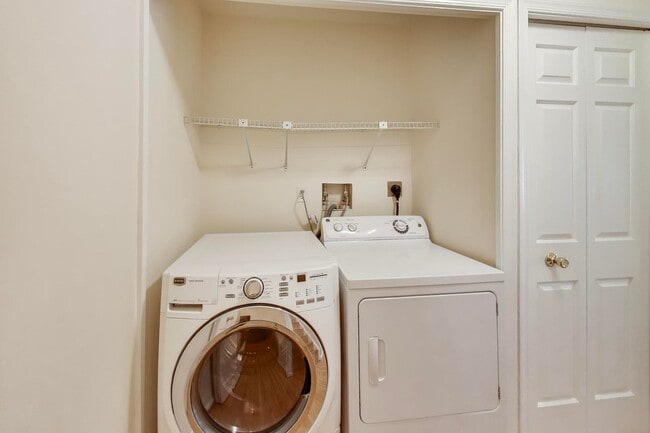 Building Photo - FRESH & READY -- Elegant 3 bedroom, 2.5 bath - 2 Level Condo!