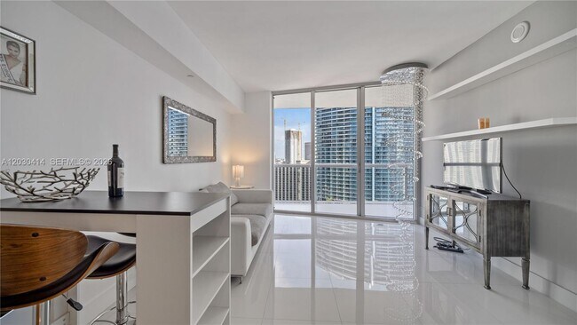 Building Photo - 465 Brickell Ave