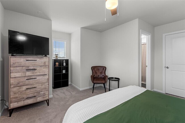 Building Photo - 1226 Tilia Crk Ln