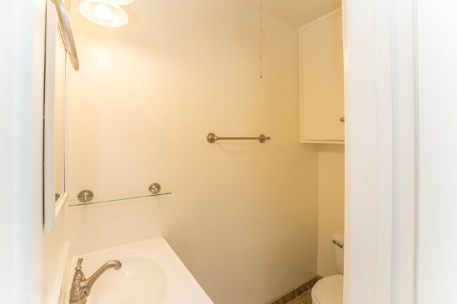 Building Photo - 1336 Centinela Ave