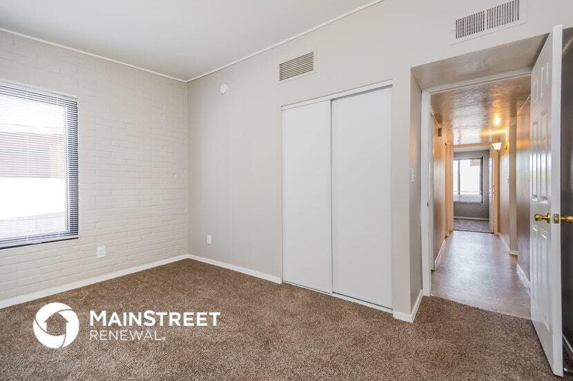 Building Photo - 734 W Holladay Dr