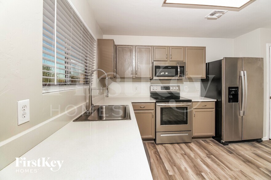 Building Photo - 3239 N Rambling Creek Pl