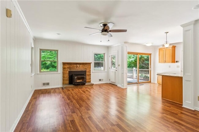 Building Photo - 3292 Ferncliff Pl NE