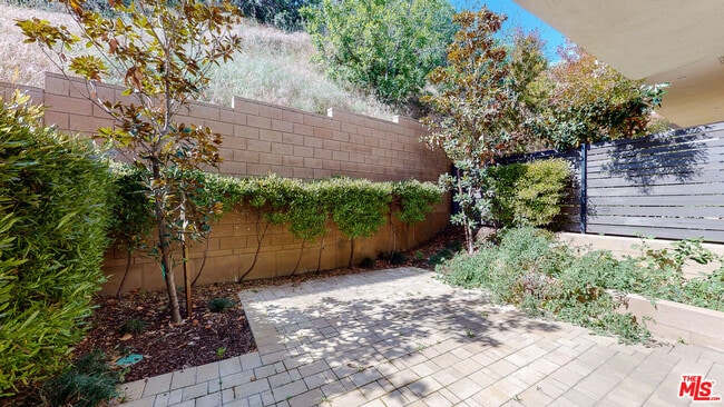Building Photo - 6752 Gill Way