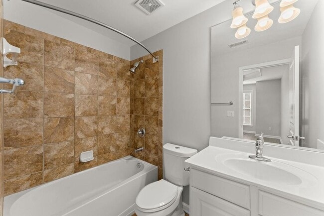 Building Photo - 2876 Overlook Way NE