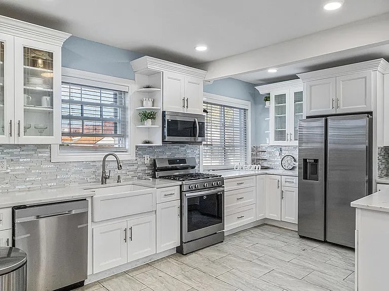 Building Photo - 116-01-116221 221st St