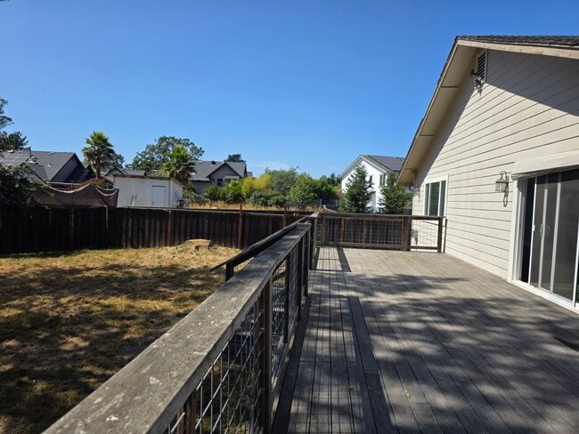 Building Photo - 780 W Cotati Ave