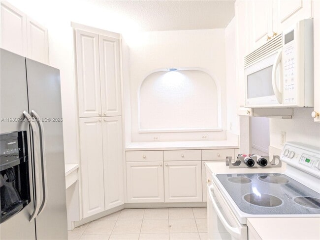 Building Photo - 10710 NW 66th St