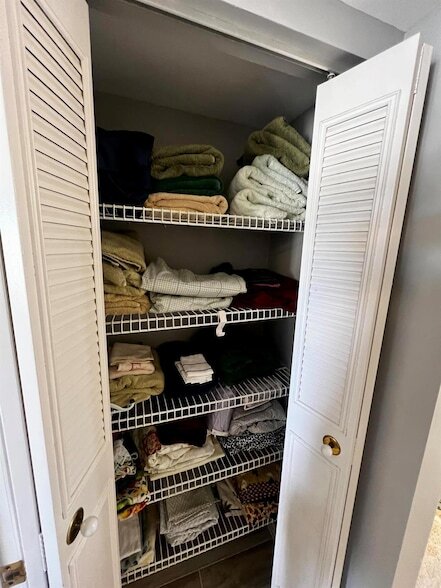 Building Photo - 408 Pine Glen Ln