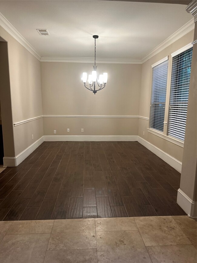 Building Photo - 13915 Sawmill Run Ln
