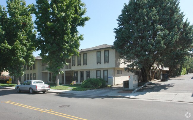Building Photo - Sara-Vale Apartments