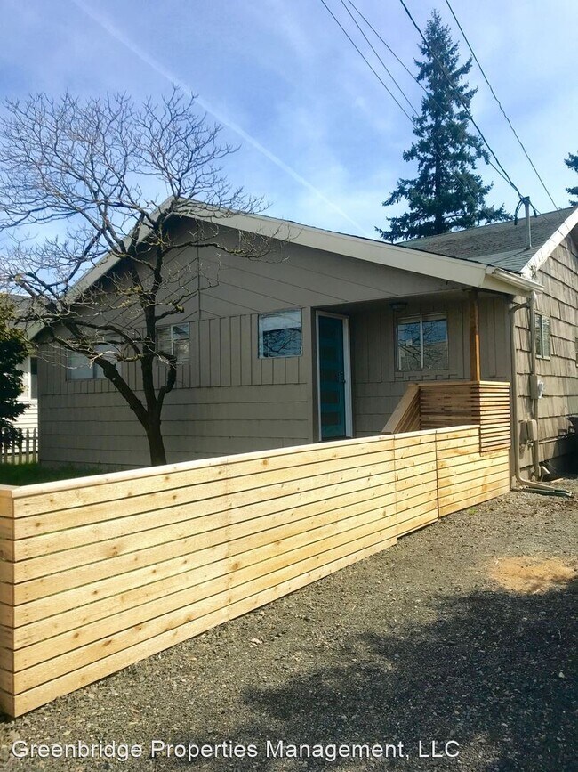 Primary Photo - 4 br, 2 bath House - 4214 NE Highland Ct.
