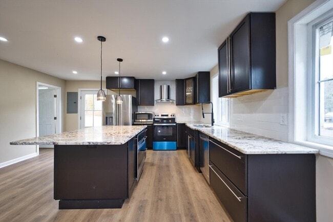 Building Photo - 4 Water St