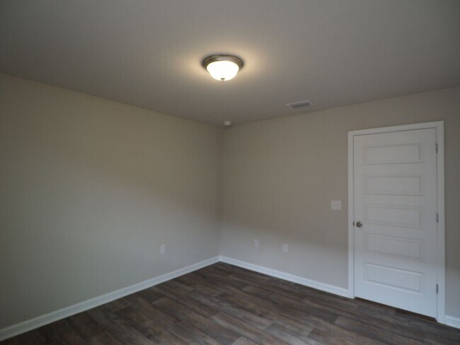 Building Photo - 7421 Brompton Dr