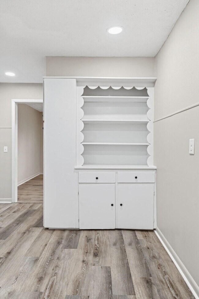 Building Photo - 2822 E Cherry St