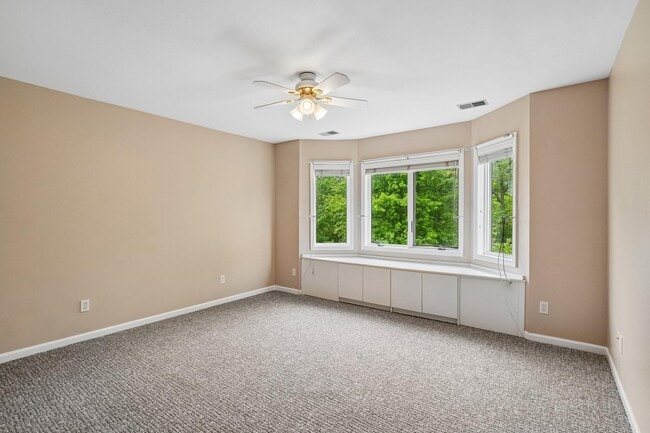 Building Photo - 1819 Brookview Dr