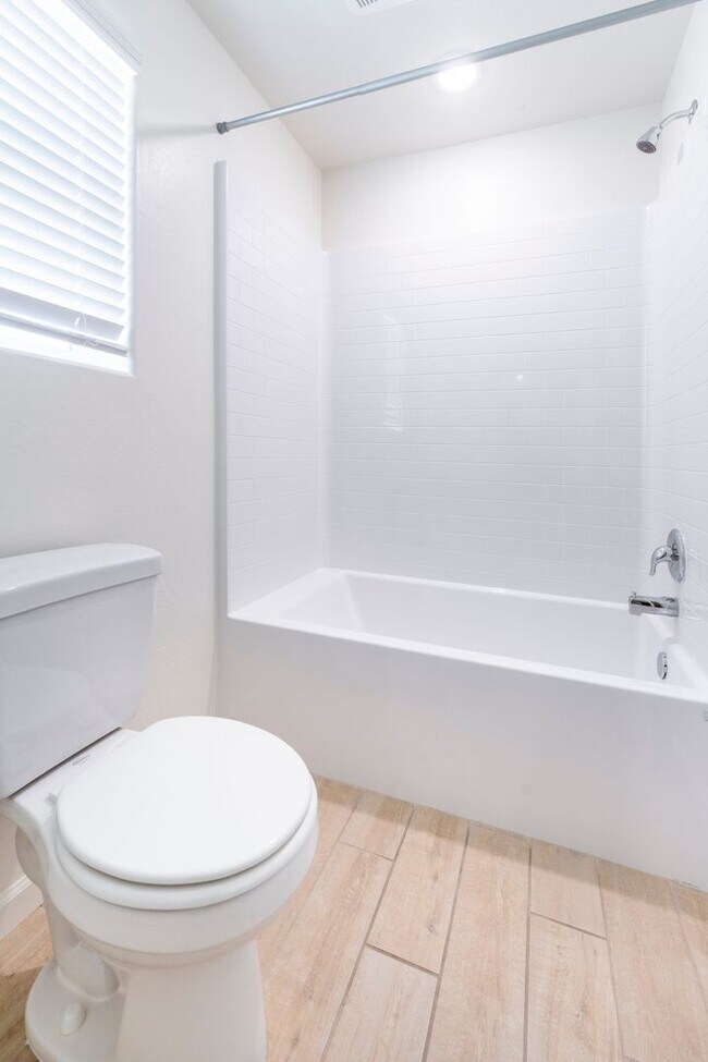 Building Photo - 6313 E Meritage Dr