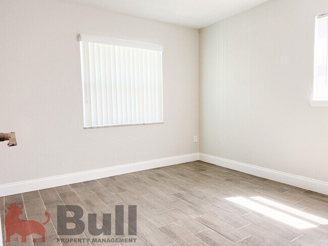 Building Photo - 4438 Weldon Pl