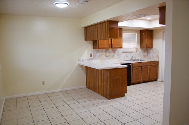 Building Photo - 16326 Quail Pl Dr