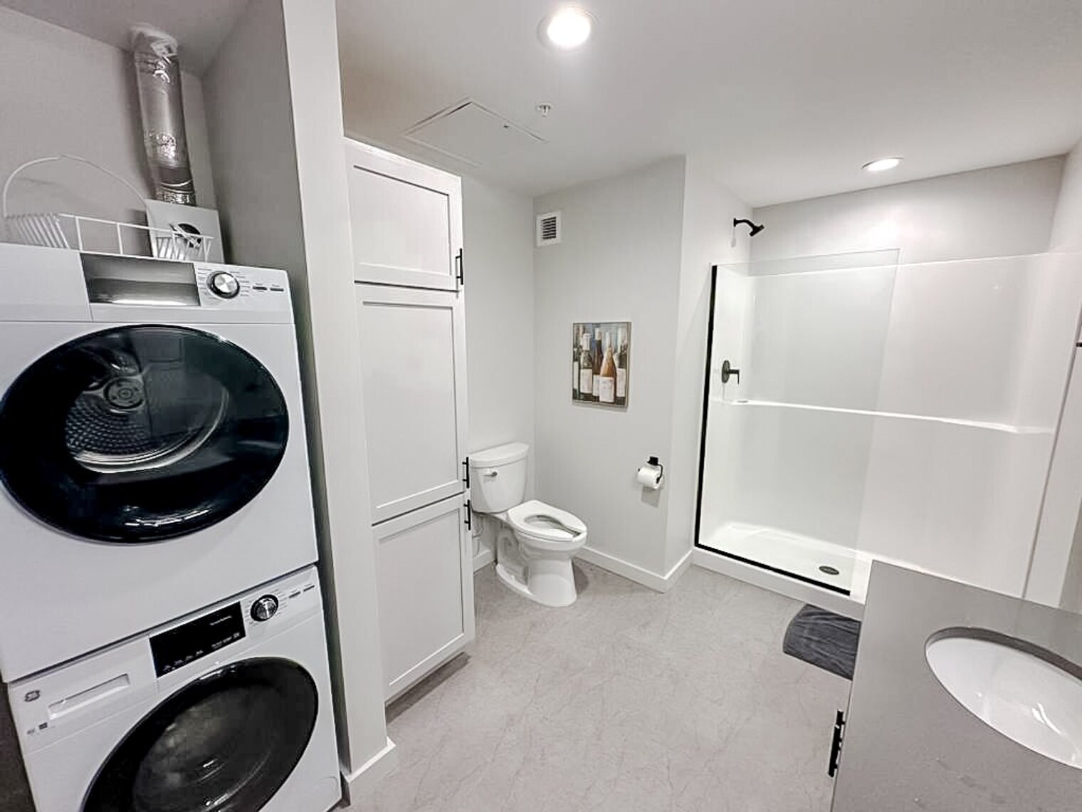 Building Photo - 500 W 7th St N