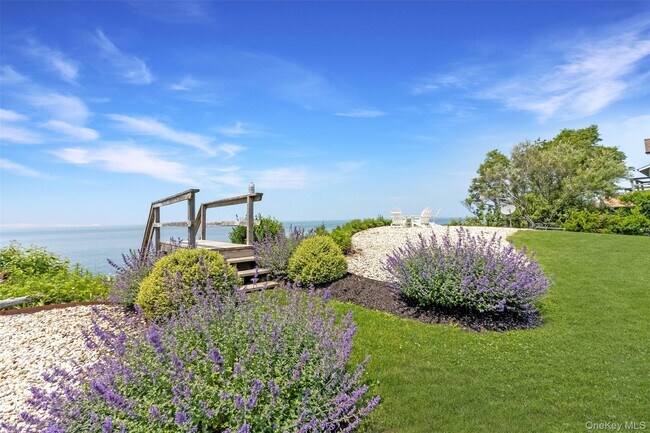 Building Photo - 2700 Sound Dr