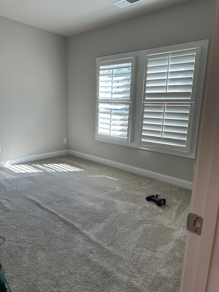 Building Photo - 805 Mackay Crk