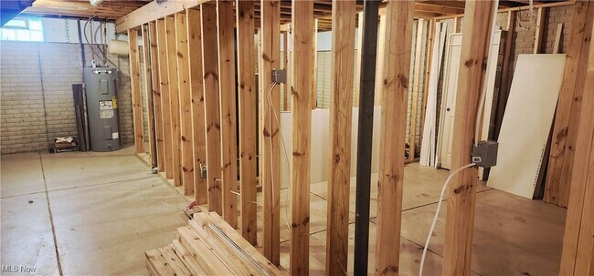 Building Photo - 6965 Chandlersville Rd