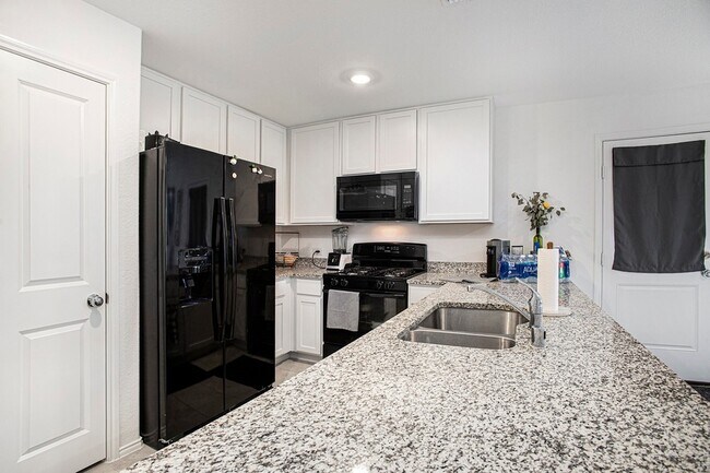 Building Photo - 3624 Bluebird Ln