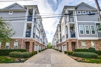 Building Photo - 2326 Stutz Dr