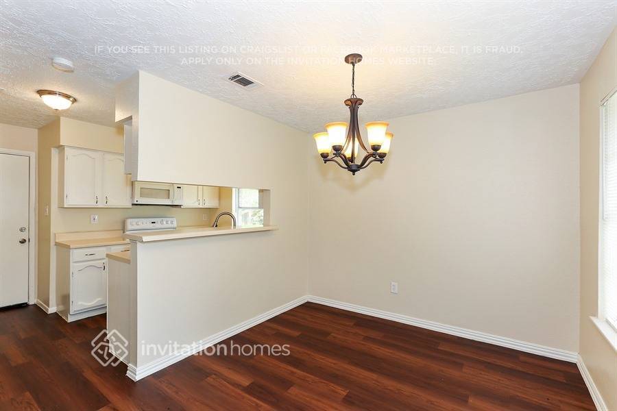 Building Photo - 5826 Walnutgate Dr