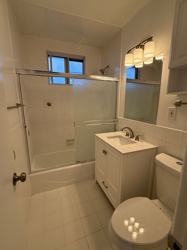 Bathroom - 140 Virginia St