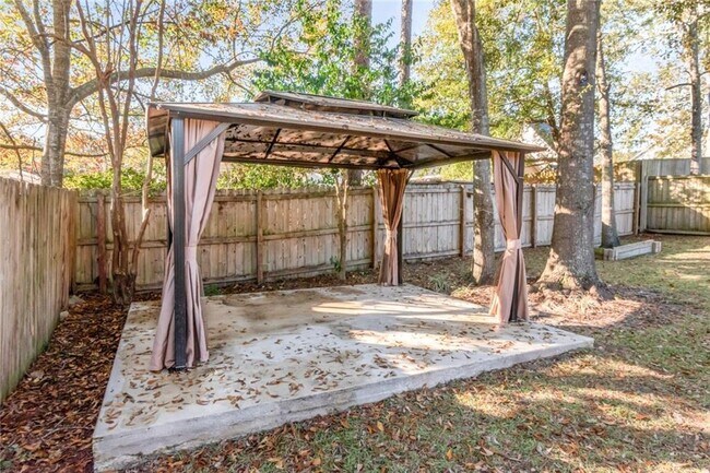 Building Photo - 1054 Linlen Ave