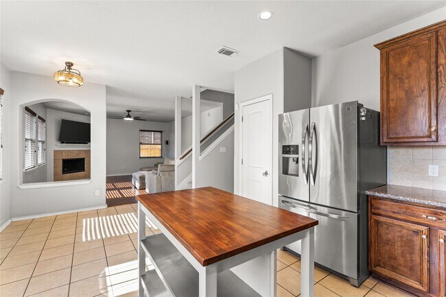 Building Photo - 7419 Chathan Glen Ln