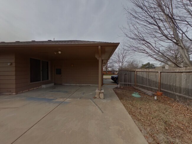 Building Photo - 7761 Killarney Ct