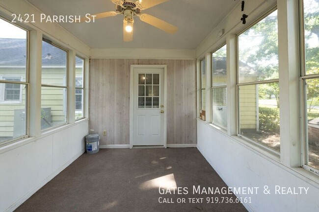 Building Photo - 2421 Parrish St