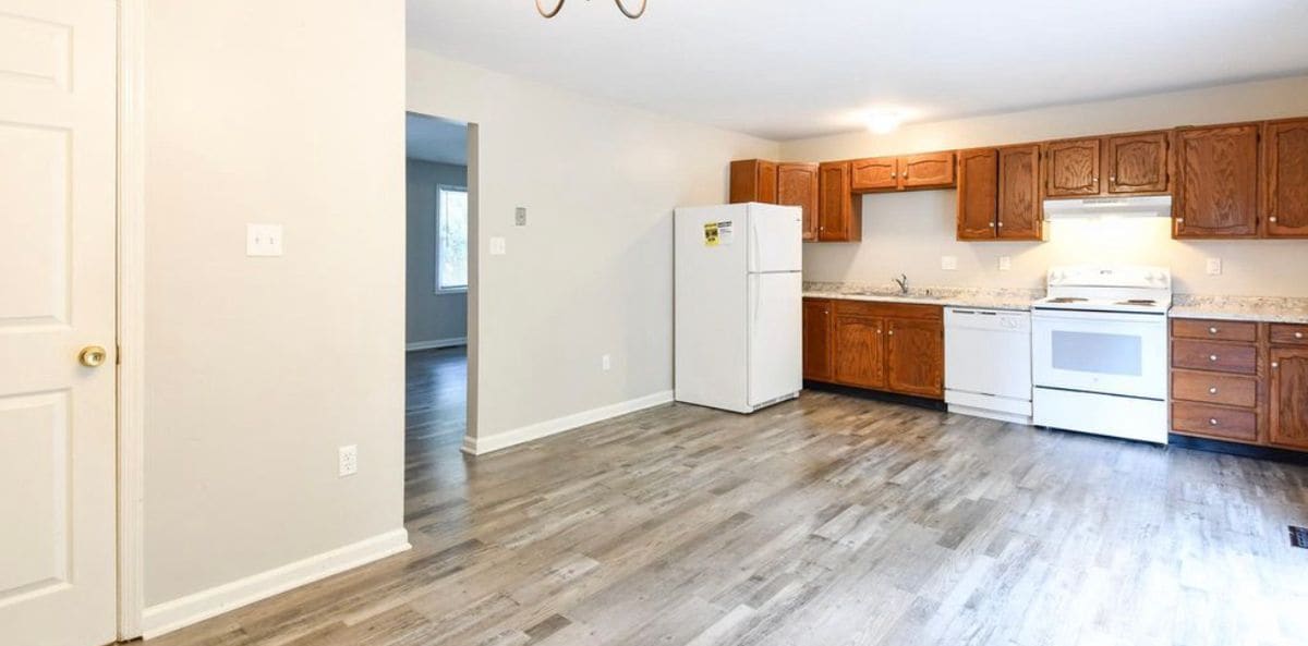 Building Photo - 5122 Redbud Rd