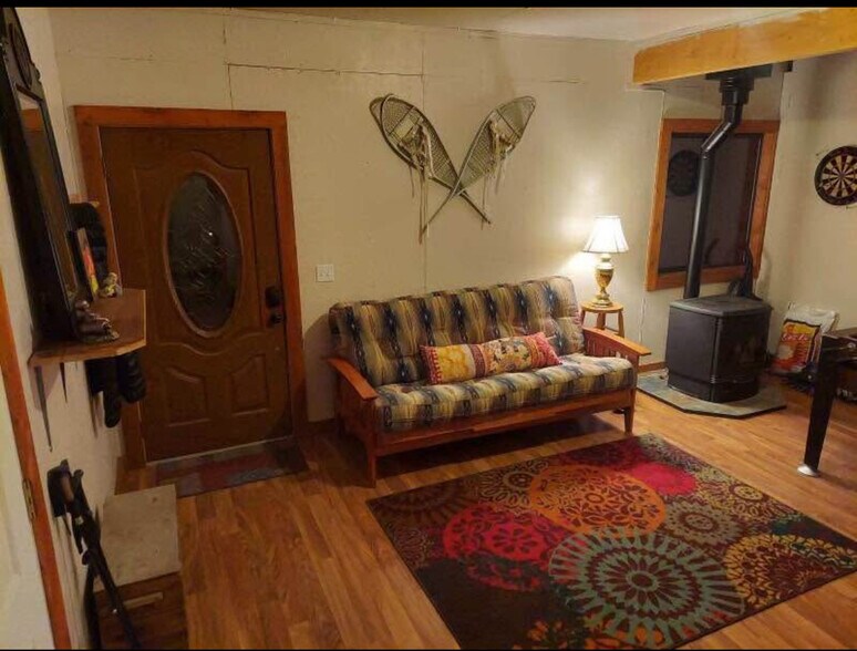 1st floor living space - 934 Catamount Dr