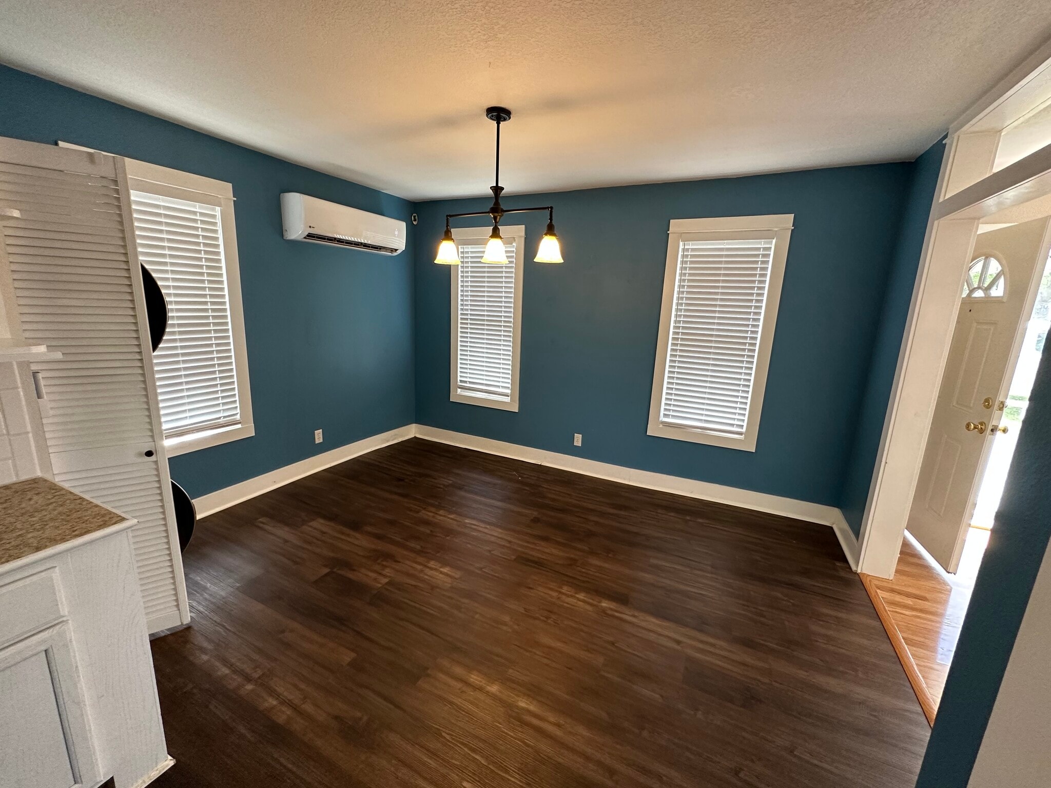 Dining room - 215 N 7th St