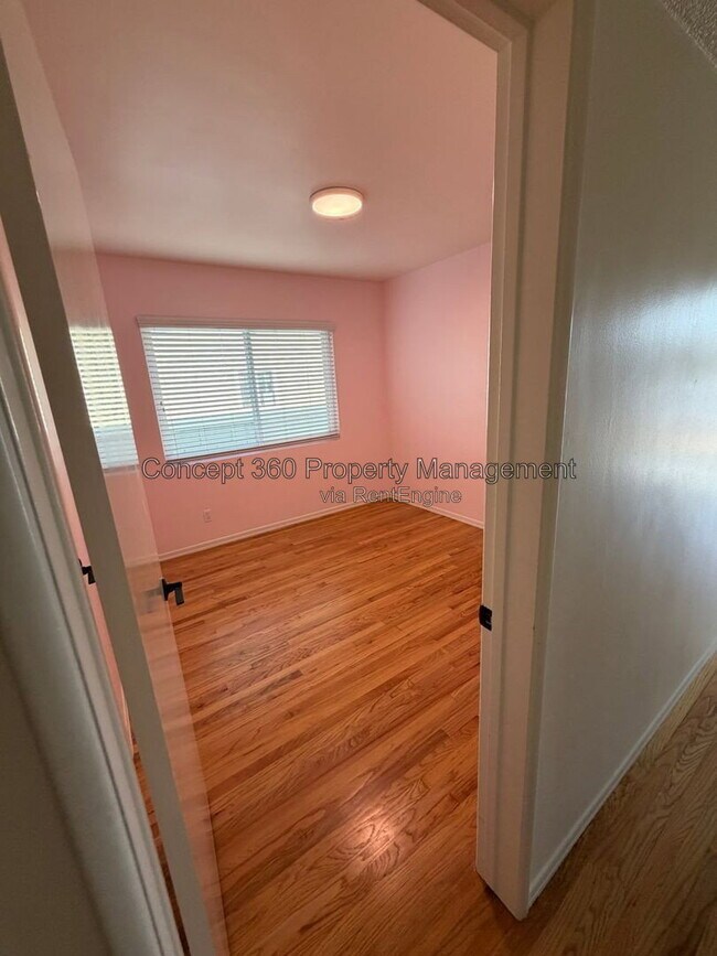 Building Photo - 3610 W 230th St