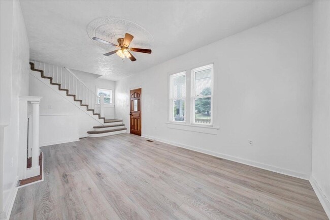 Building Photo - 1202 Rugby Blvd NW