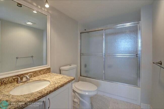 Building Photo - 525 N Ocean Blvd