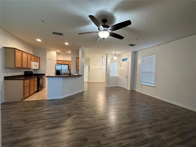 Building Photo - 6624 S Goldenrod Rd